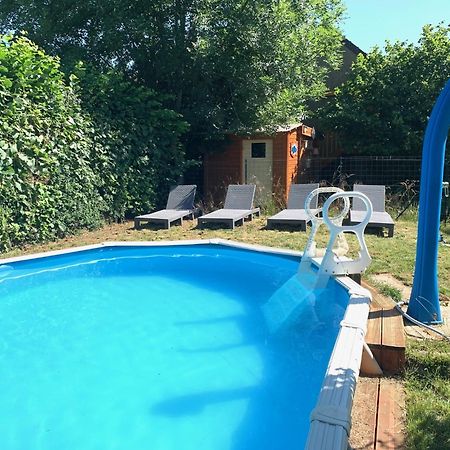 Bed and Breakfast Les Maitres Sonneurs Huriel Exterior foto
