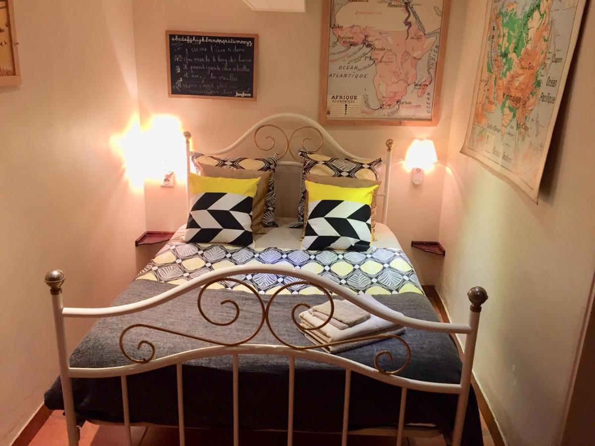 Bed and Breakfast Les Maitres Sonneurs Huriel Exterior foto