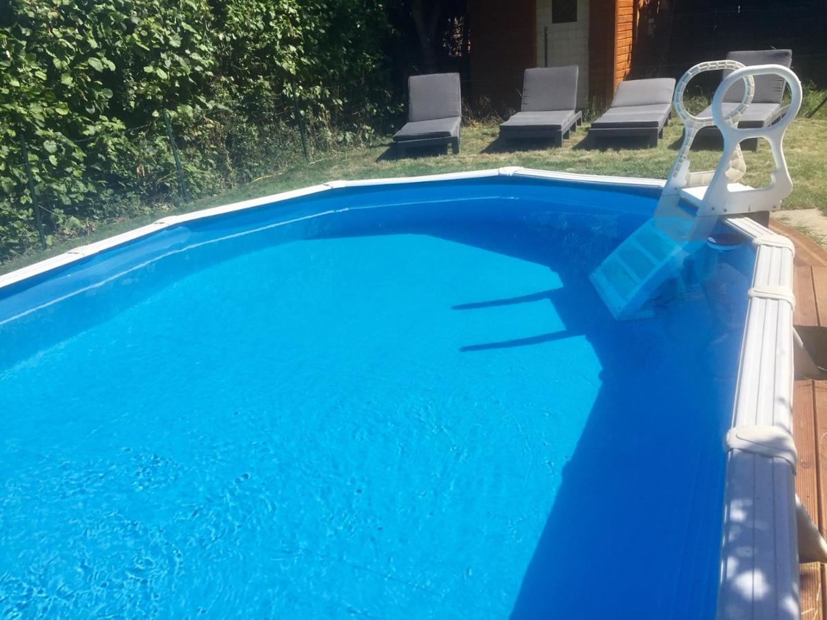 Bed and Breakfast Les Maitres Sonneurs Huriel Exterior foto
