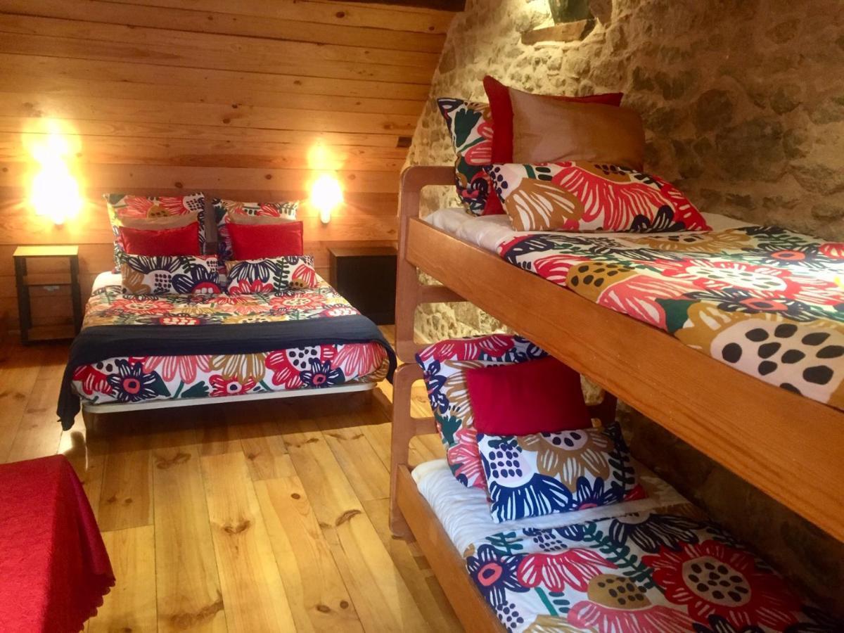 Bed and Breakfast Les Maitres Sonneurs Huriel Exterior foto