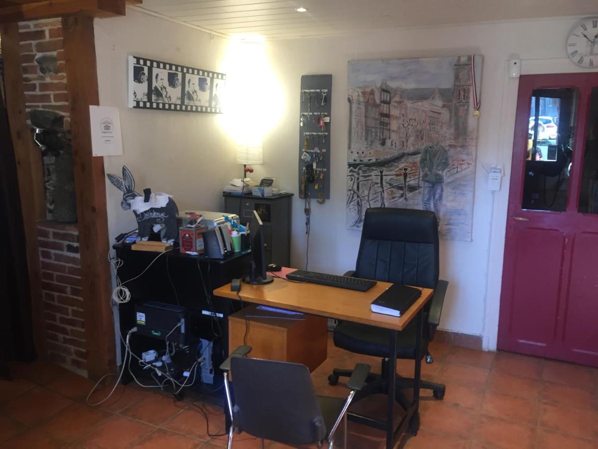 Bed and Breakfast Les Maitres Sonneurs Huriel Exterior foto